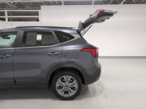 Used 2024 Kia Seltos S AWD/4WD image 11