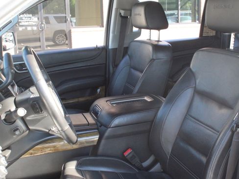 Used 2017 GMC Yukon XL Denali w/ Open Road Package AWD/4WD image 13