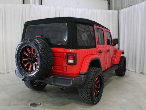 Used 2018 Jeep Wrangler Unlimited Sahara w/ Cold Weather Group AWD/4WD image 24