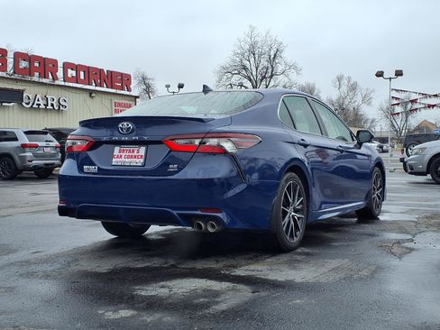 Used 2023 Toyota Camry SE w/ Cold Weather Package image 19