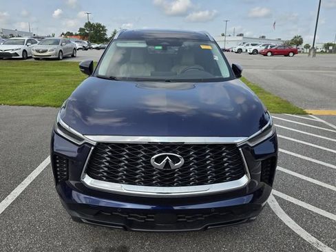 Used 2023 INFINITI QX60 Luxe w/ Cargo Package FWD image 2