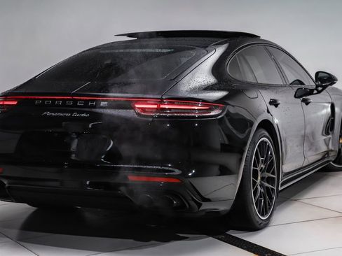 Used 2017 Porsche Panamera Turbo image 18