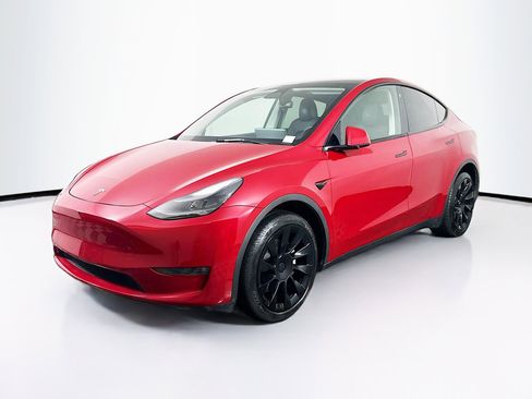 Used 2023 Tesla Model Y Long Range image 3