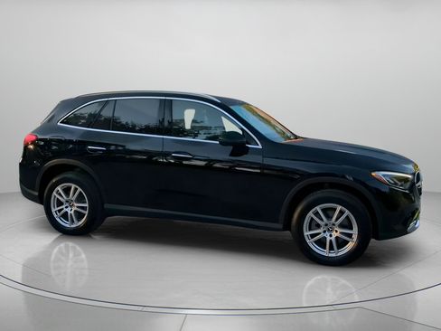 Used 2025 Mercedes-Benz GLC 300 image 34