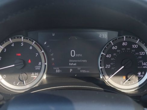 Used 2025 Toyota Highlander XLE AWD/4WD image 33