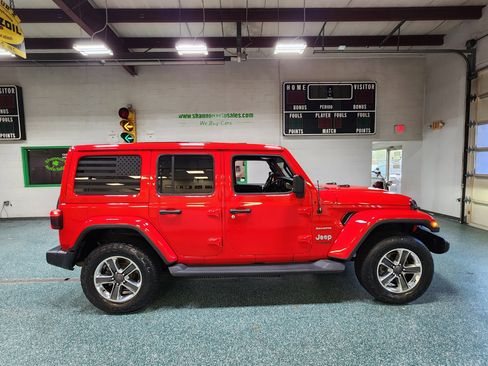 Used 2020 Jeep Wrangler Unlimited Sahara image 5