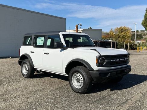 New 2025 Ford Bronco 4-Door image 8