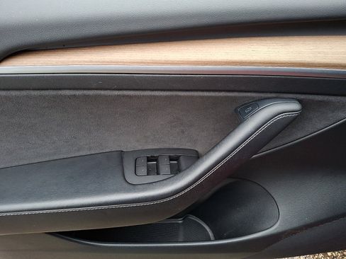 Used 2021 Tesla Model 3 Standard Range Plus RWD image 12