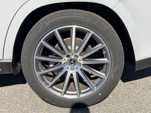 New 2026 Mercedes-Benz GLS 580 4MATIC image 14