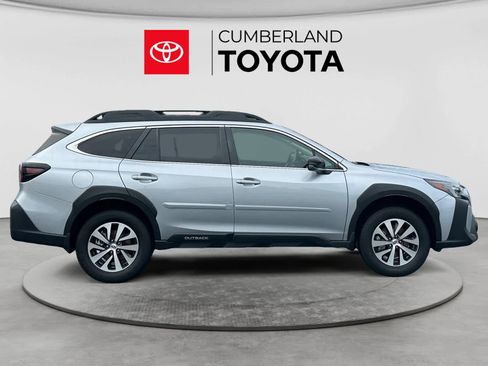 Used 2025 Subaru Outback Premium AWD/4WD image 6