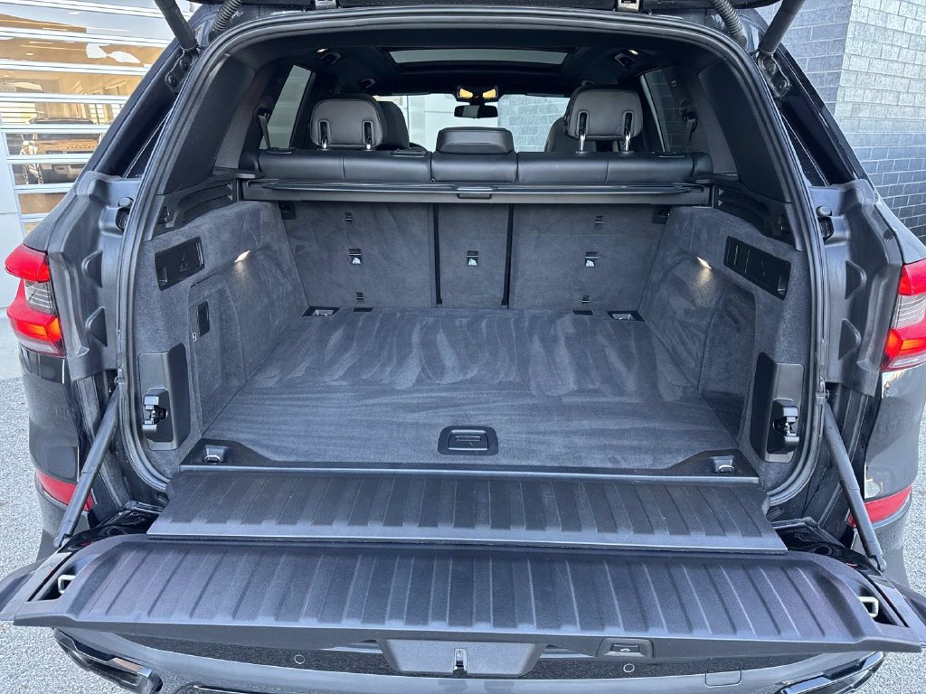 Used 2023 BMW X5 xDrive40i w/ M Sport Package AWD/4WD image 6