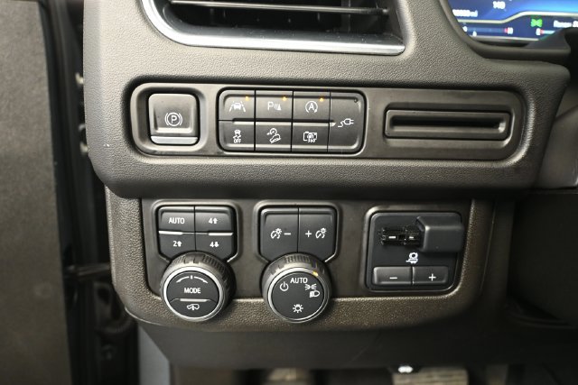 Used 2022 Chevrolet Suburban Z71 w/ Off-Road Capability Package AWD/4WD image 26