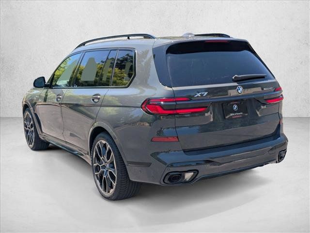 Used 2025 BMW X7 xDrive40i w/ M Sport Package AWD/4WD image 5