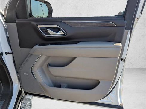 Used 2022 Chevrolet Tahoe Z71 w/ Luxury Package AWD/4WD image 26