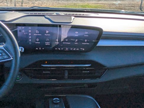 Used 2025 Buick Enclave Sport Touring image 16