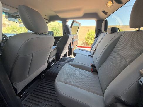 Used 2018 RAM 2500 Tradesman w/ Chrome Appearance Group AWD/4WD image 24