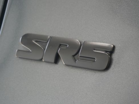 Used 2020 Toyota Tacoma SR5 RWD image 5