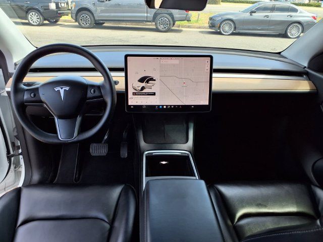 Used 2021 Tesla Model Y Long Range AWD/4WD image 13