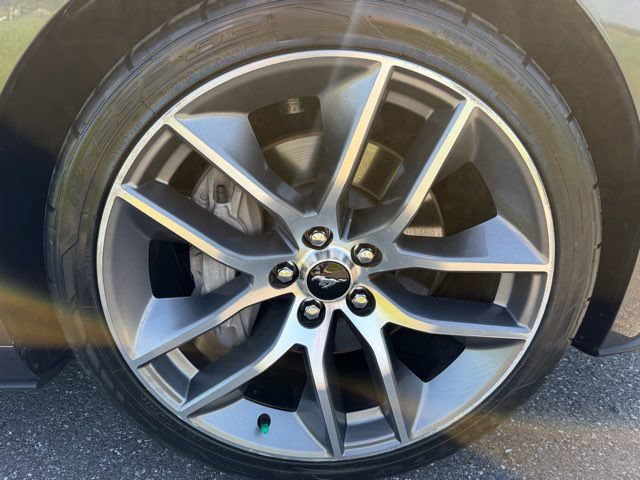 Used 2015 Ford Mustang GT Premium RWD image 31