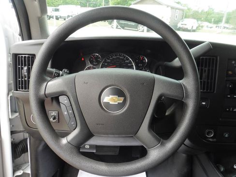 Used 2020 Chevrolet Express 3500 LT w/ LT Preferred Equipment Group RWD image 8