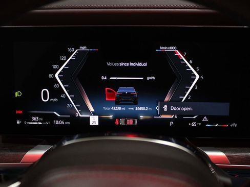 Certified 2023 BMW 740i image 23