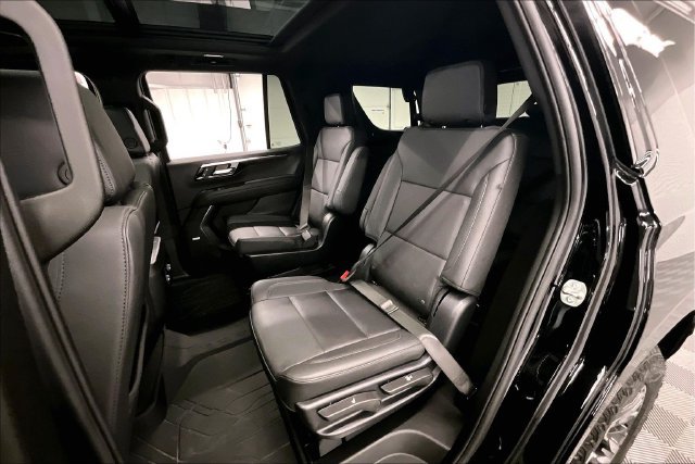 Used 2025 Chevrolet Tahoe Z71 w/ Comfort Package AWD/4WD image 25
