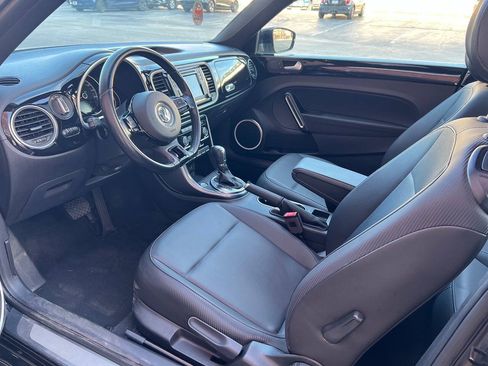 Used 2018 Volkswagen Beetle 2.0T SE FWD image 11