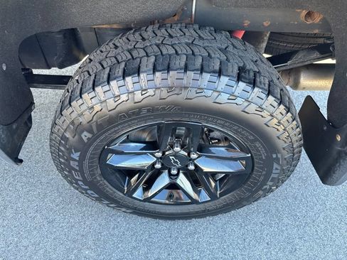 Used 2021 Chevrolet Silverado 1500 LT Trail Boss w/ Convenience Package II AWD/4WD image 12