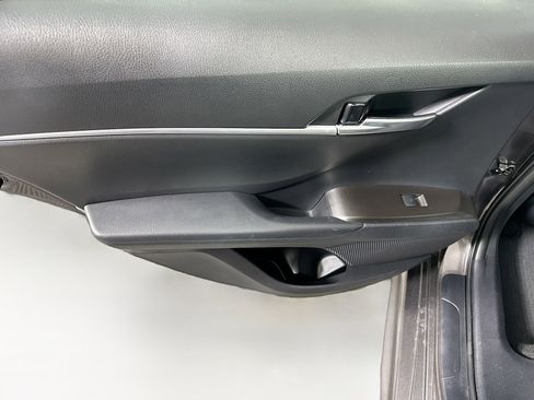 Used 2023 Toyota Camry SE image 25