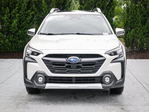 Used 2024 Subaru Outback Touring XT AWD/4WD image 3