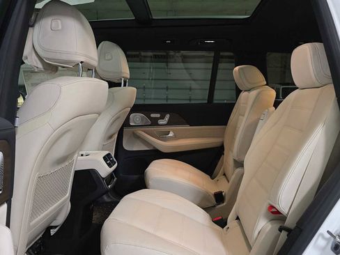 New 2026 Mercedes-Benz GLS 580 4MATIC image 16