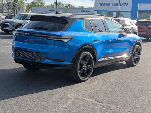 New 2026 Chevrolet Equinox EV RS FWD image 9