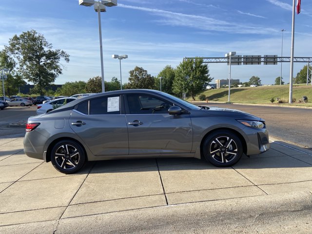 Used 2025 Nissan Sentra SV FWD image 10