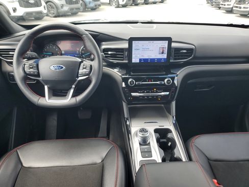 Used 2024 Ford Explorer ST-Line w/ Class IV Trailer Tow Package image 15