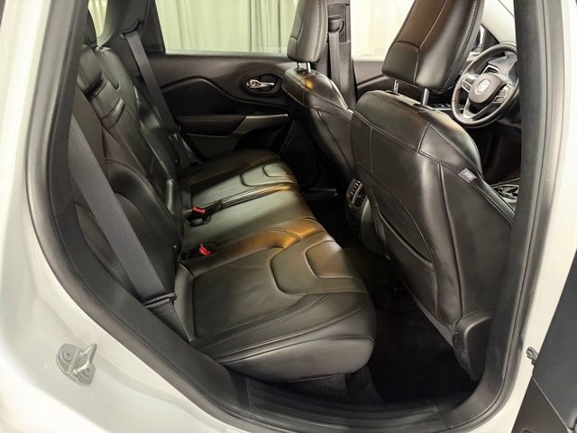 Used 2019 Jeep Cherokee Limited AWD/4WD image 8