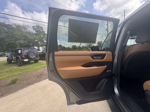 Used 2025 Nissan Armada SL w/ Captain's Chari Seat Package AWD/4WD image 28