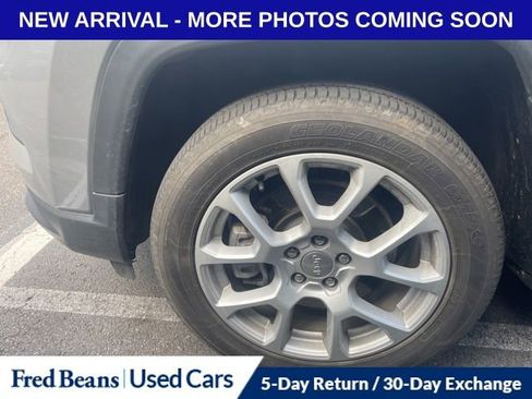 Used 2023 Jeep Compass Latitude image 13