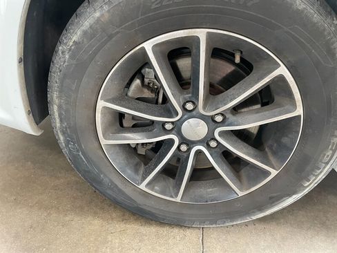 Used 2016 Dodge Grand Caravan SE FWD image 26
