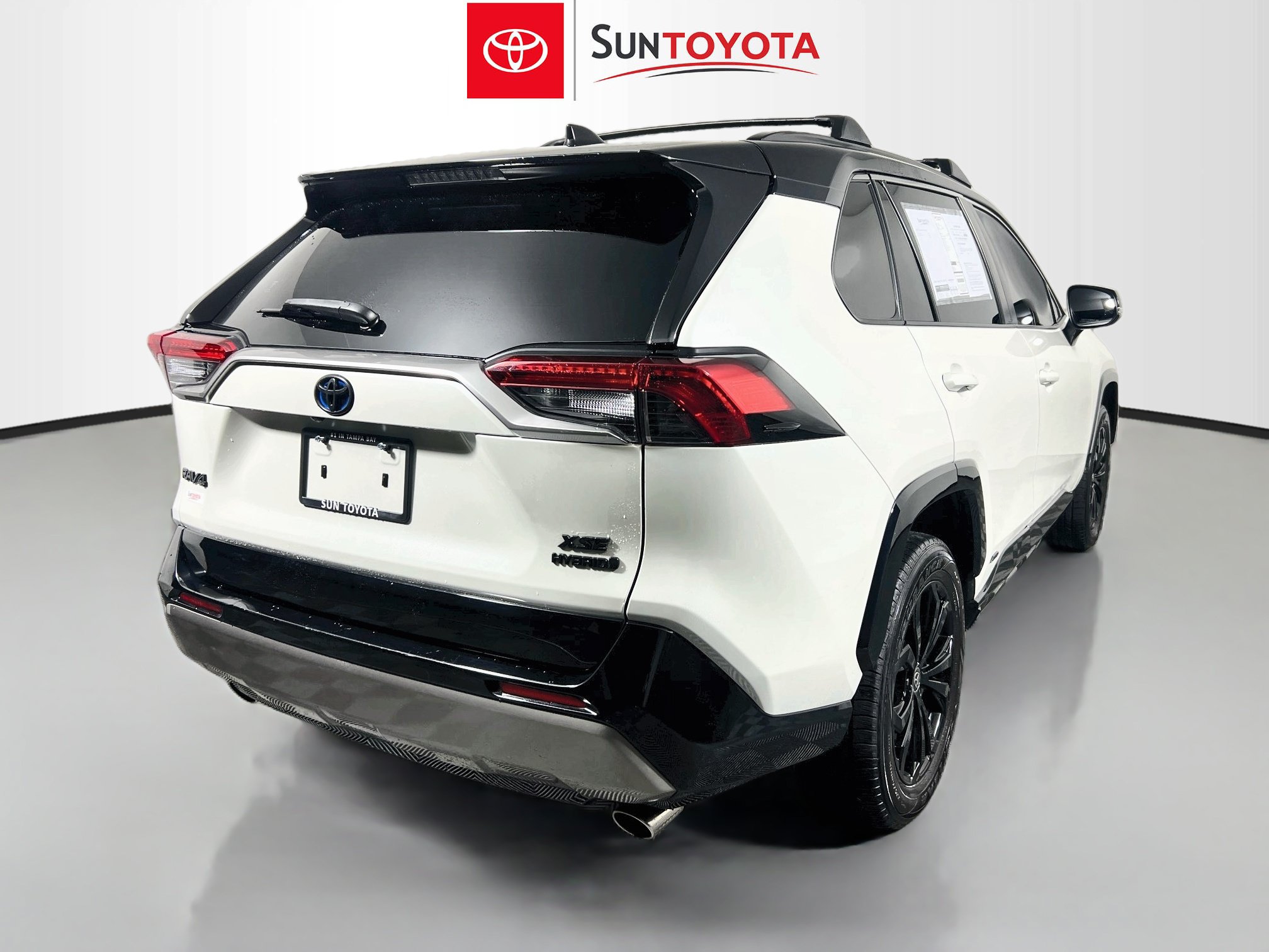 Used 2022 Toyota RAV4 XSE AWD/4WD image 4
