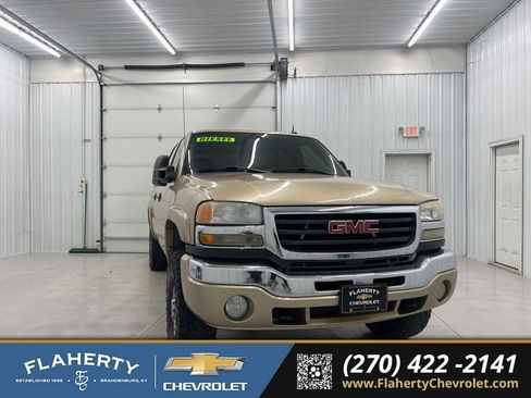 Used 2005 GMC Sierra 2500 SLE w/ Heavy-Duty Power Package image 1