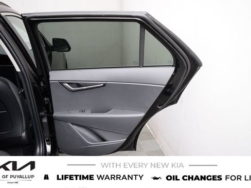 New 2026 Kia Niro LX FWD image 13