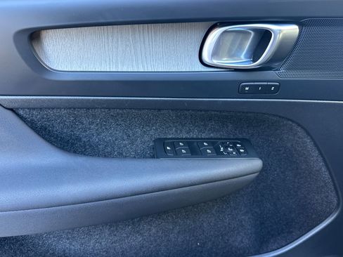 Certified 2023 Volvo XC40 B5 Plus w/ Protection Package Premier image 11