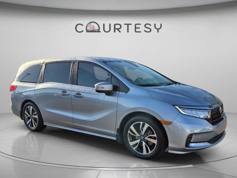 Used 2023 Honda Odyssey Touring image 9