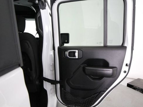 Used 2021 Jeep Gladiator Mojave w/ LED Lighting Group AWD/4WD image 37