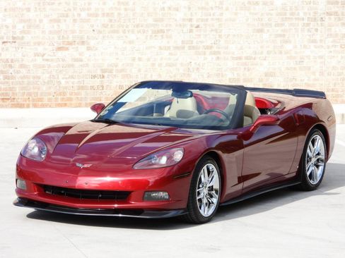 Used 2006 Chevrolet Corvette Convertible w/ Preferred Equipment Group RWD image 32