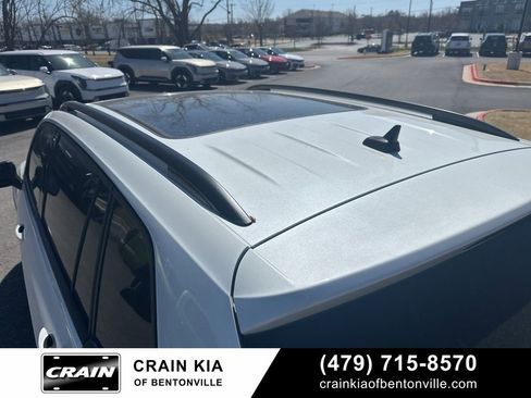 Used 2022 Volkswagen Tiguan SE R-Line image 17