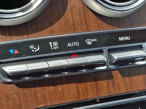 Used 2022 Mercedes-Benz GLC 300 4MATIC w/ Multimedia Package Lite image 16