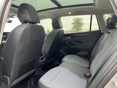 New 2026 Volkswagen Tiguan SE FWD image 22