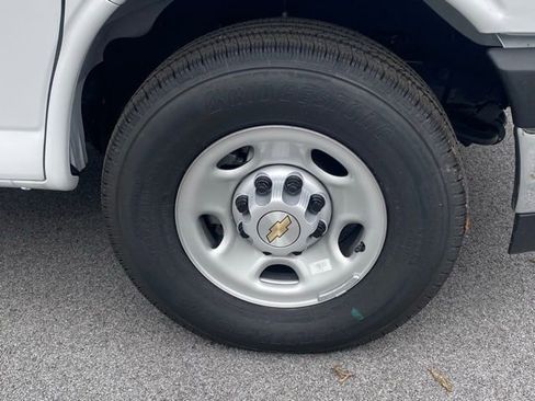 New 2025 Chevrolet Express 3500 w/ Power Convenience Package image 10