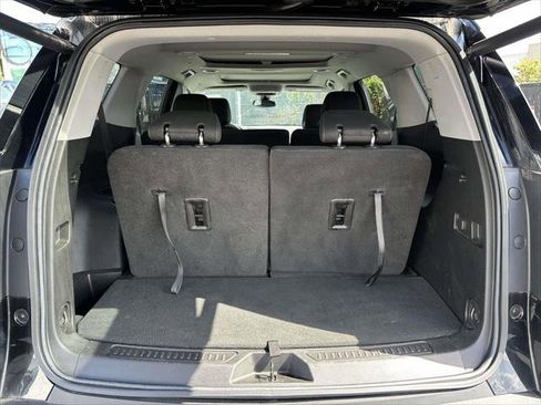 Used 2023 GMC Acadia SLE w/ Driver Convenience Package image 12